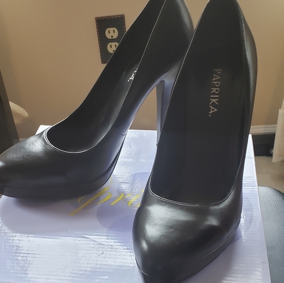 Black pump - Picture 1 of 3